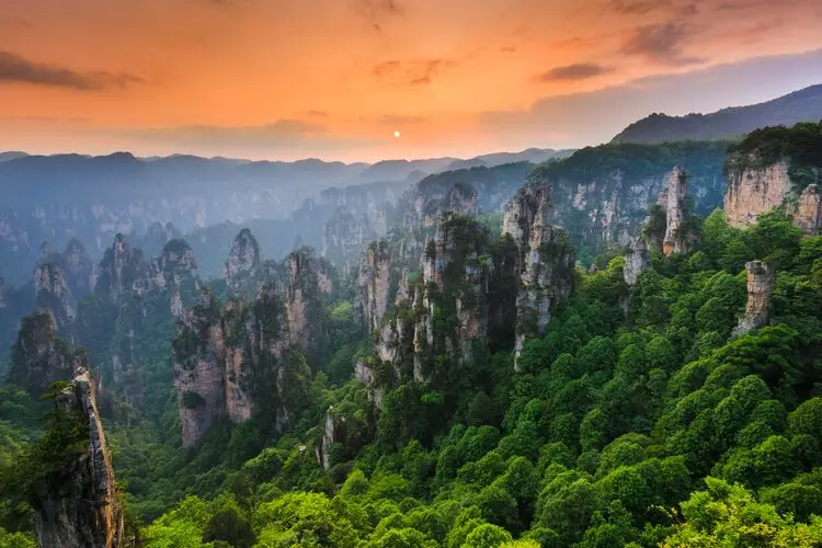 Fenghuang or Furong? Which Ancient Town to Add to Zhangjiajie